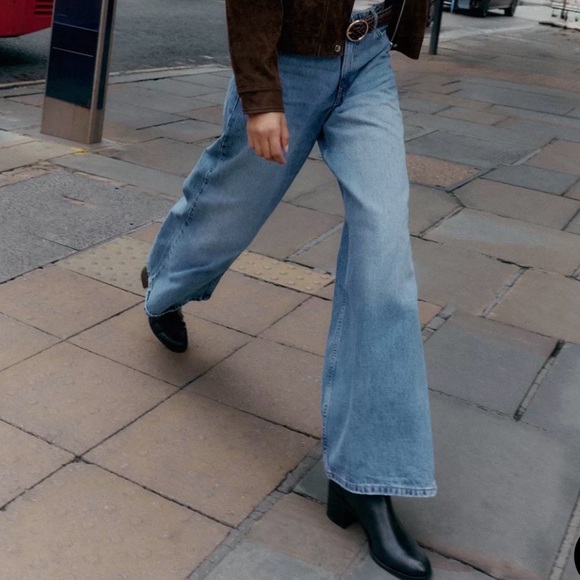 Zara Denim - Zara High Waist Wide Leg Size 2 Leg 33 Inseam (Long) Medium Wash Faded Jeans